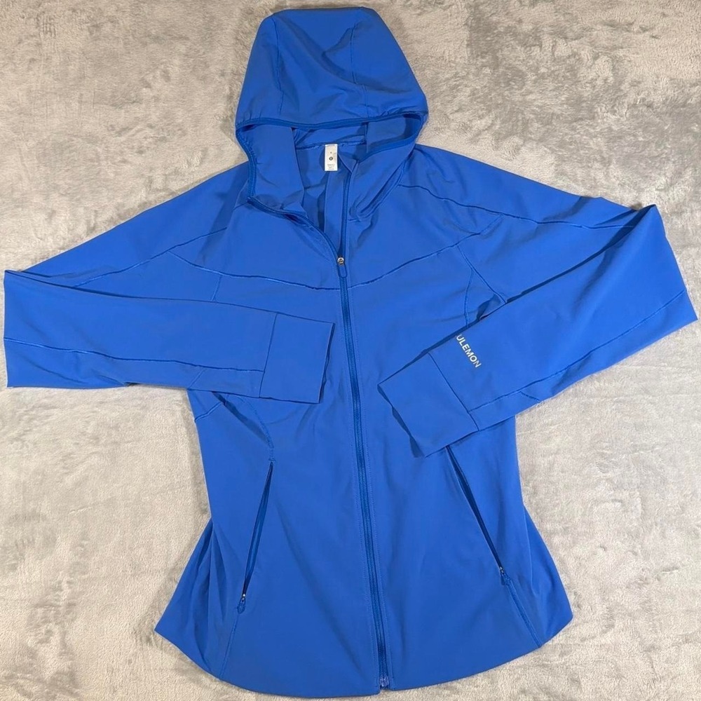 Lululemon Mist Over Windbreaker Jacket | Blue | Size 6